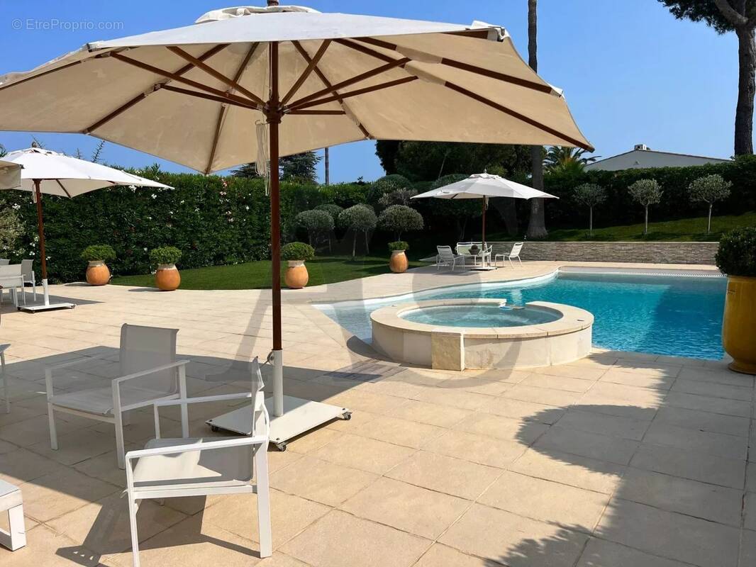 Maison à VILLENEUVE-LOUBET