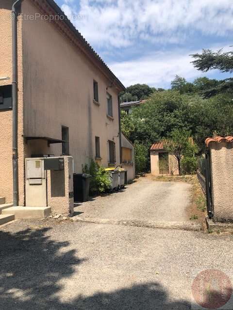 Maison avec garage et jardin - photo 5