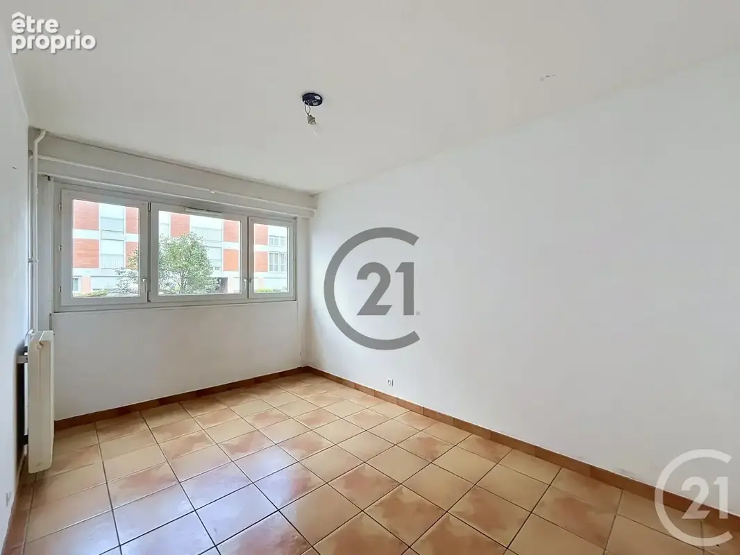 Appartement 67 m² à Saint-Andre-Les-Vergers  - photo 4