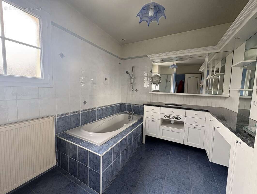 Maison à VARRAINS