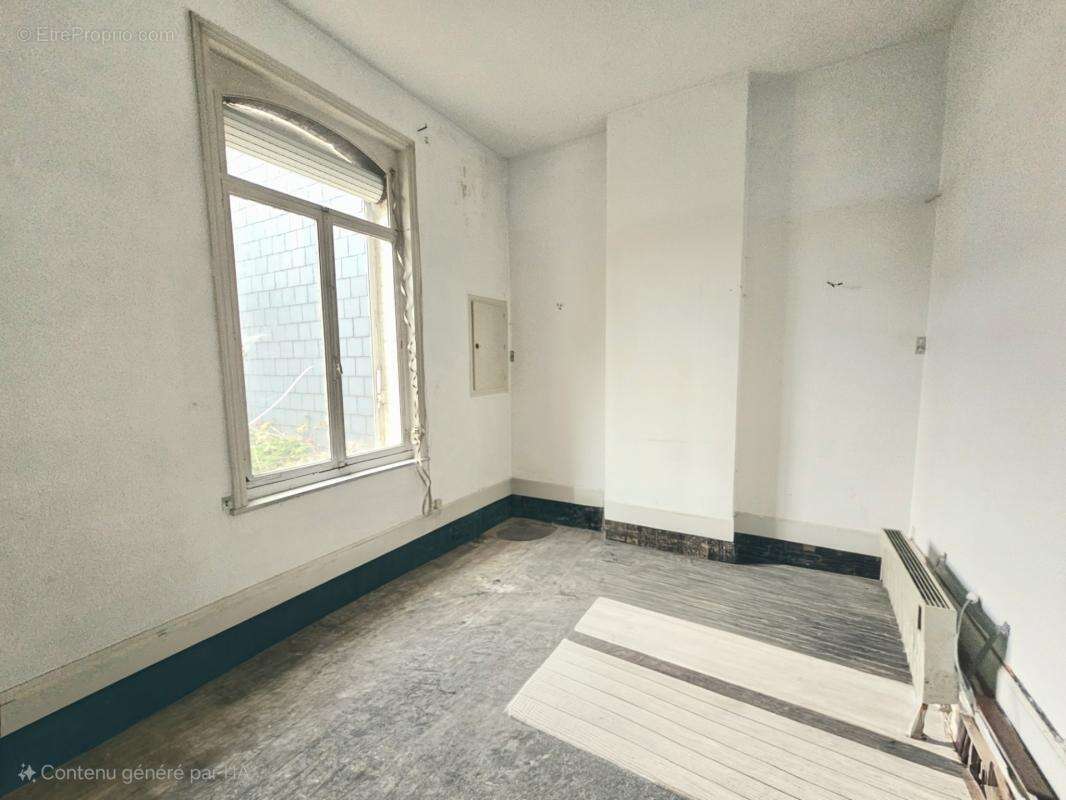 Maison bourgeoise - 165m² avec jardin clos et deux garages - photo 7