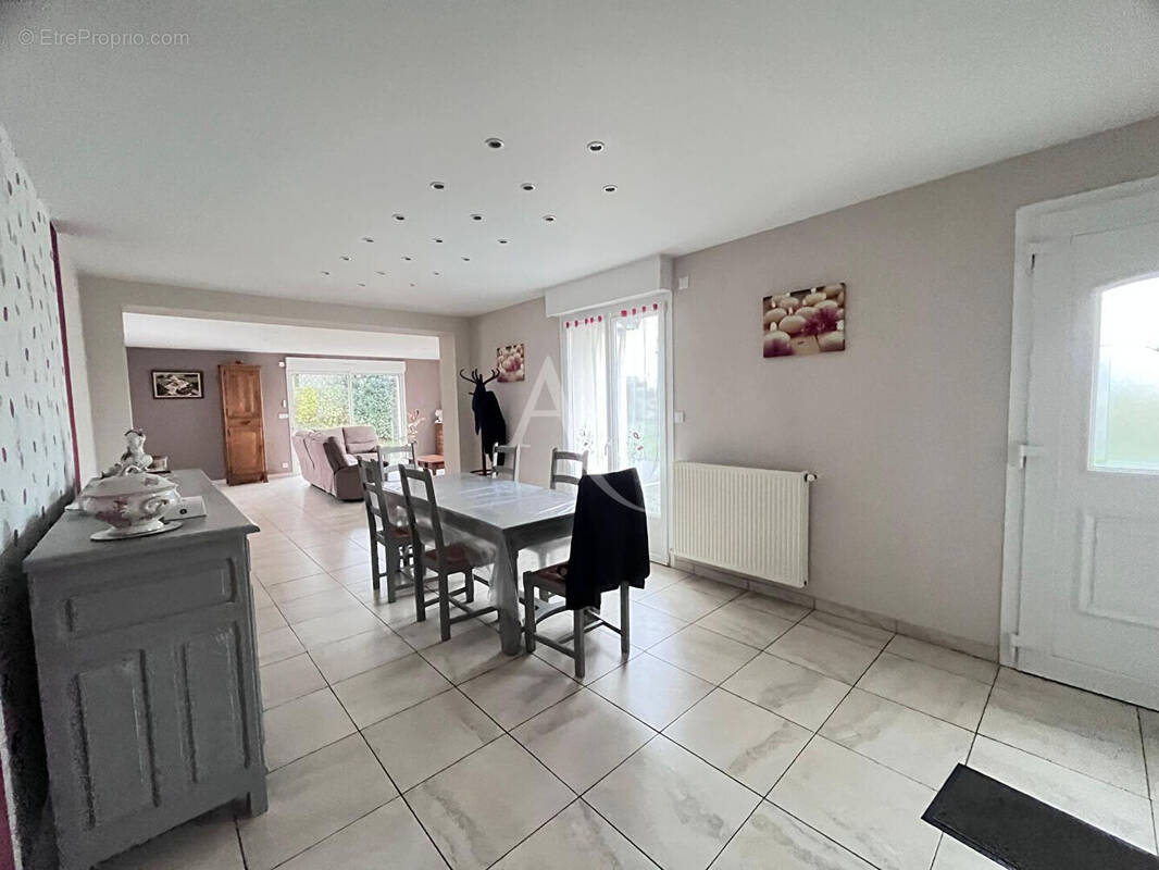 Maison à CHALONS-DU-MAINE