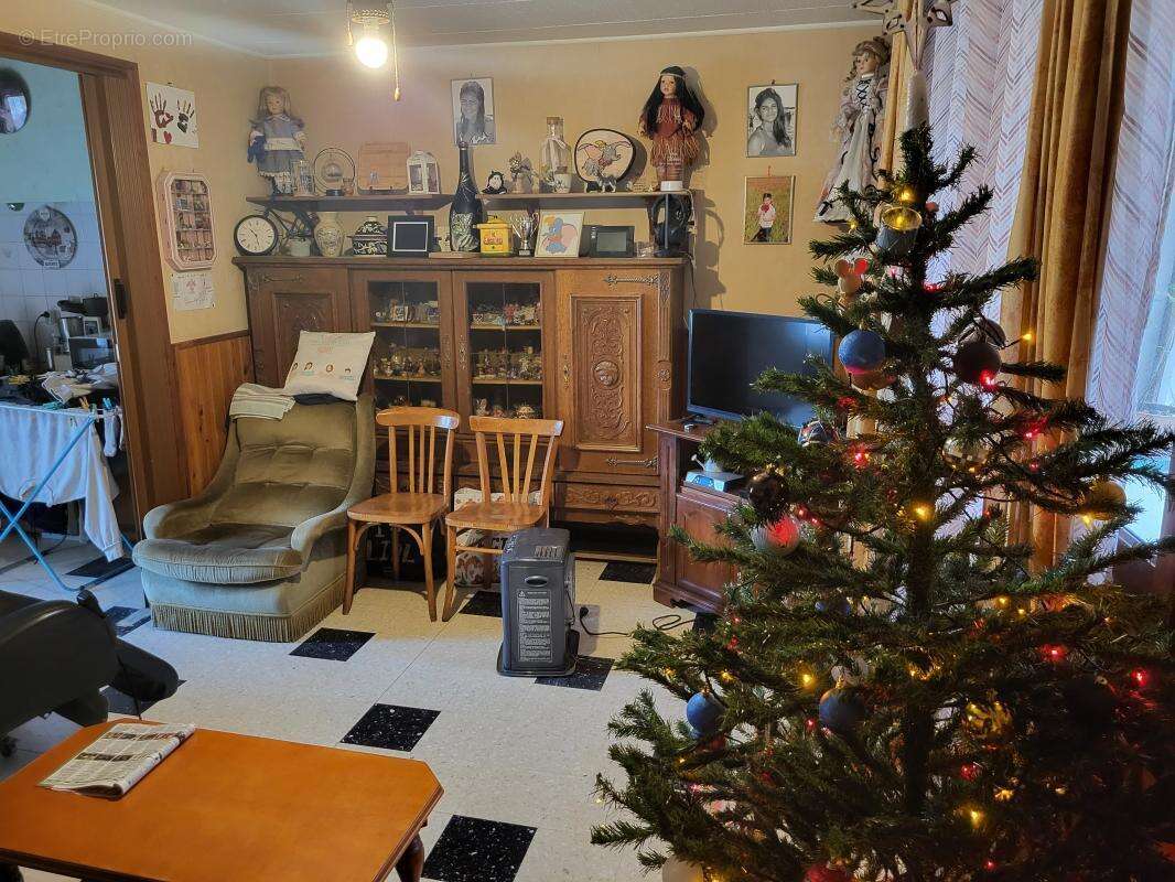 Maison à LEZIGNAN-LA-CEBE