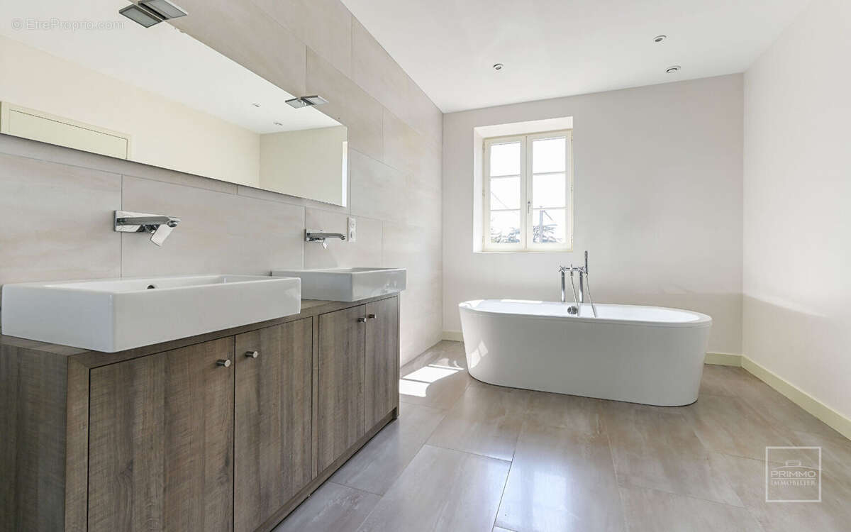 Maison à SAINT-CYR-AU-MONT-D'OR