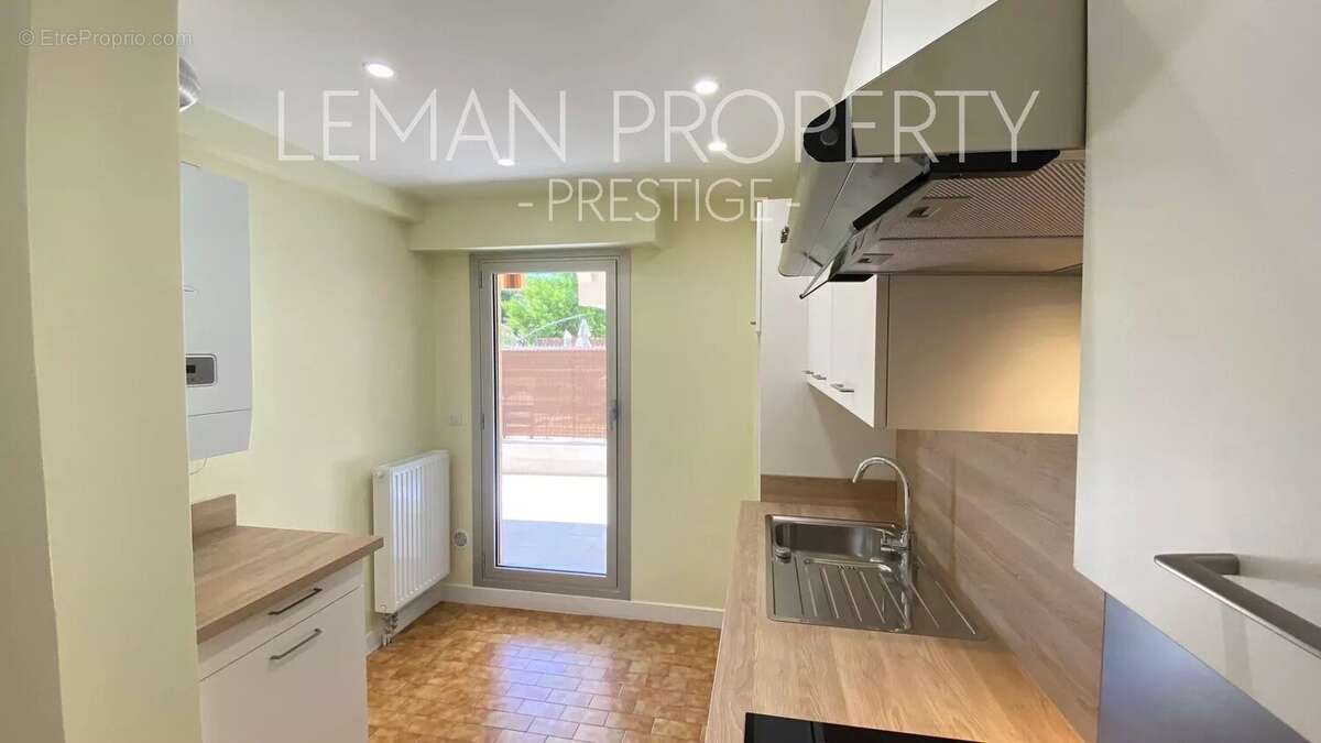 Appartement à VALLAURIS