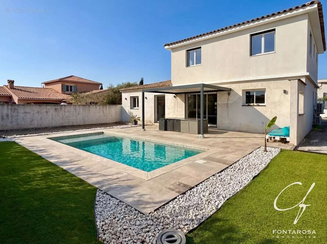 Maison à PUGET-SUR-ARGENS