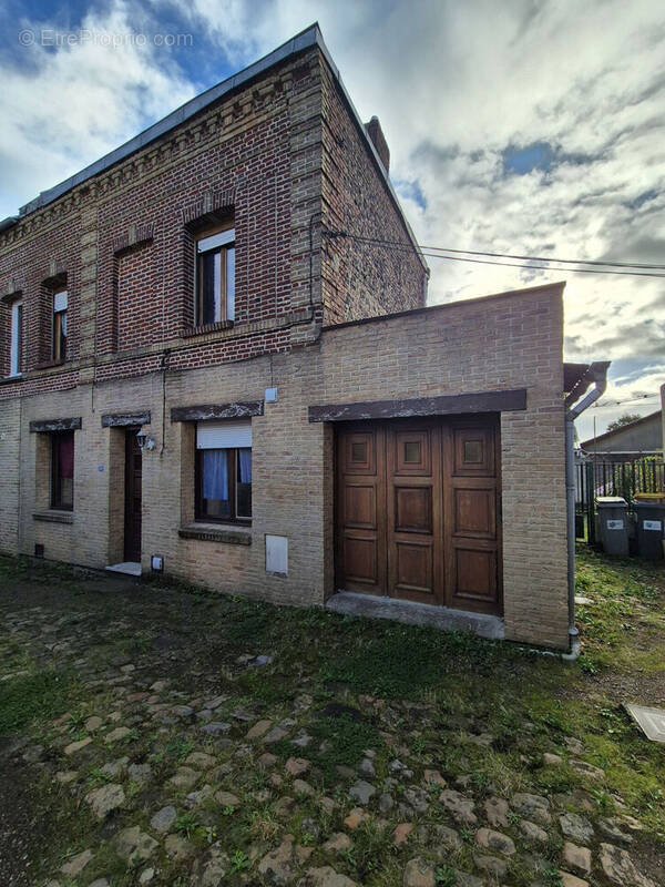 Photo 1 - Maison à ANNEZIN