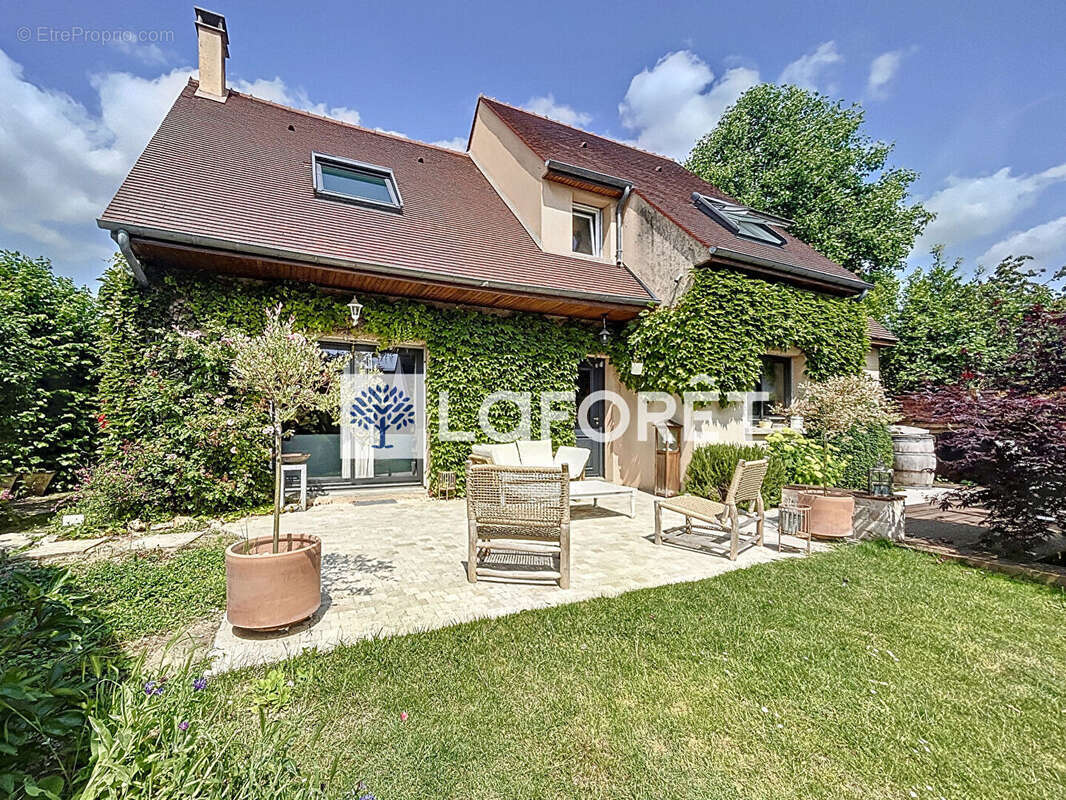 Maison à SAINT-NOM-LA-BRETECHE