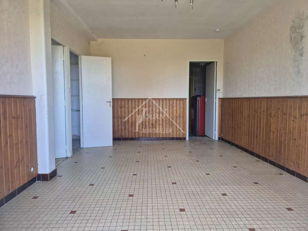 Commerce à SAINT-GERMAIN-DE-SALLES