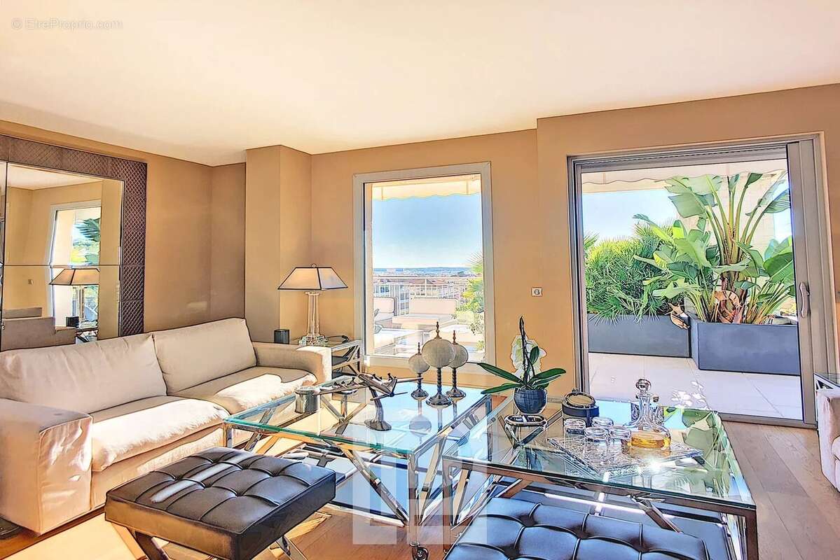 Appartement à LE CANNET