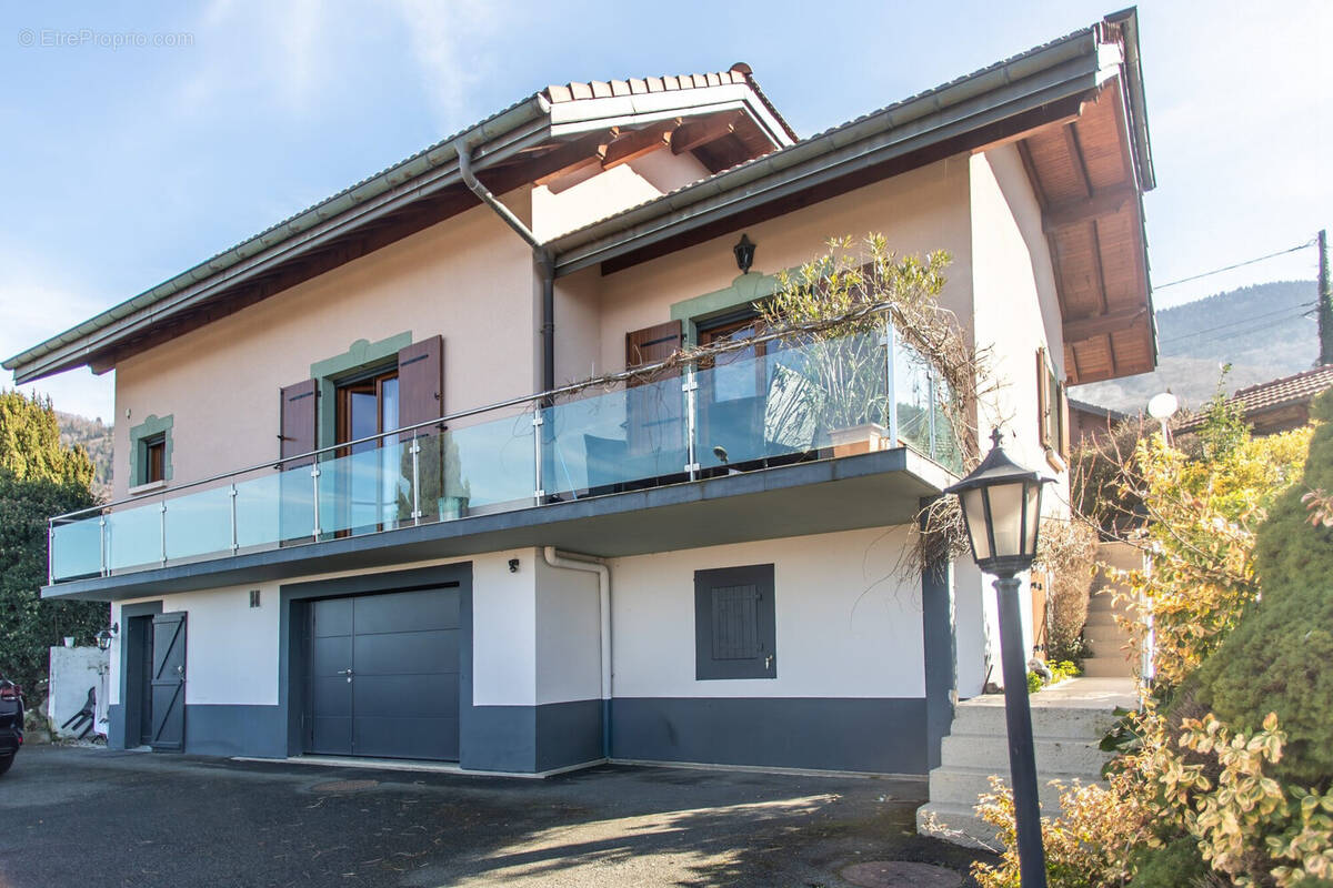 Maison à LUGRIN