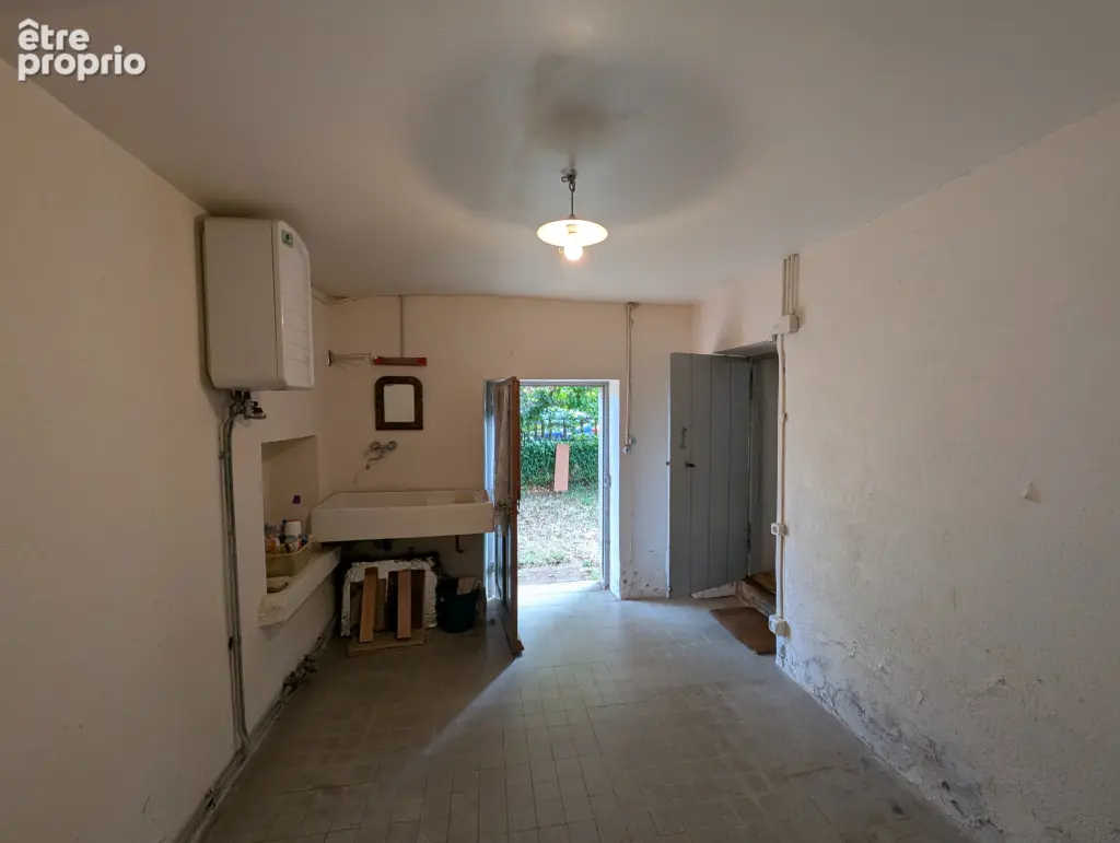 Cottage en forêt de Tronçais avec grange attenante  et autre terrain. - photo 7