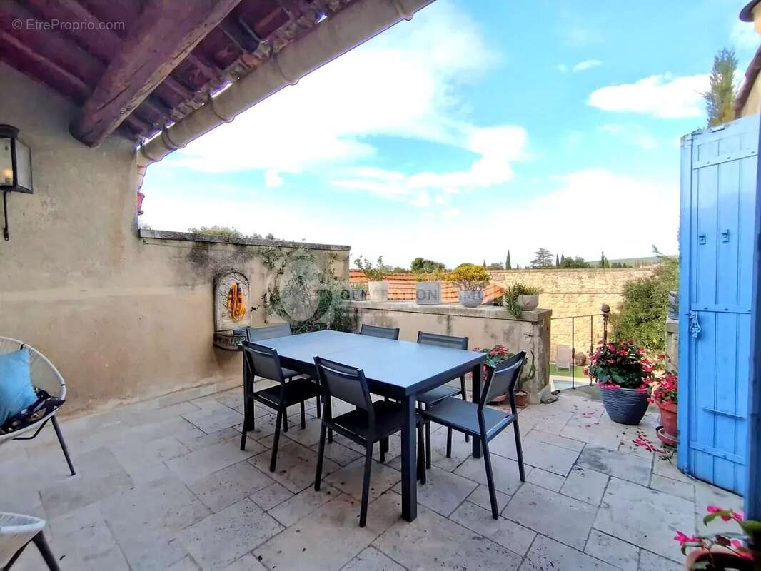 Mas de village au coeur de Fontvieille avec piscine et hangar - photo 15