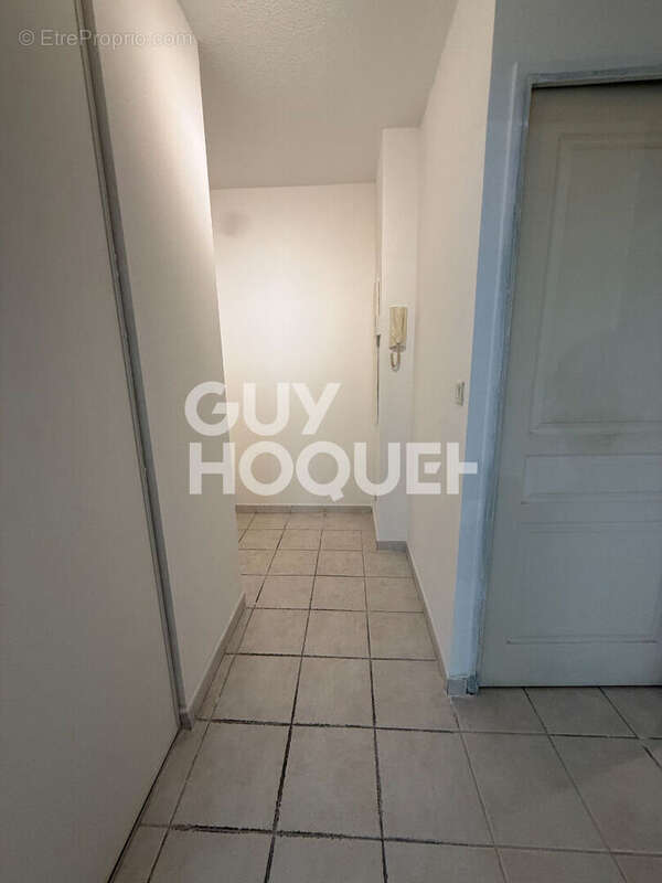 Appartement F2, 43 m² en rez-de-chaussée avec terrasse et parking, à vendre à PERPIGNAN, quartier Saint Martin - photo 6