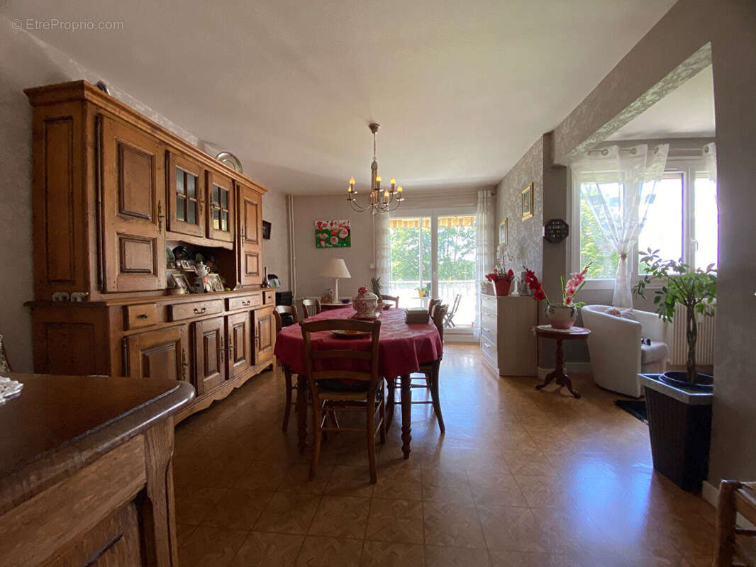 Appartement Lons-Le-Saunier / 5 pièces / 3 chambres / 92 m² - photo 4