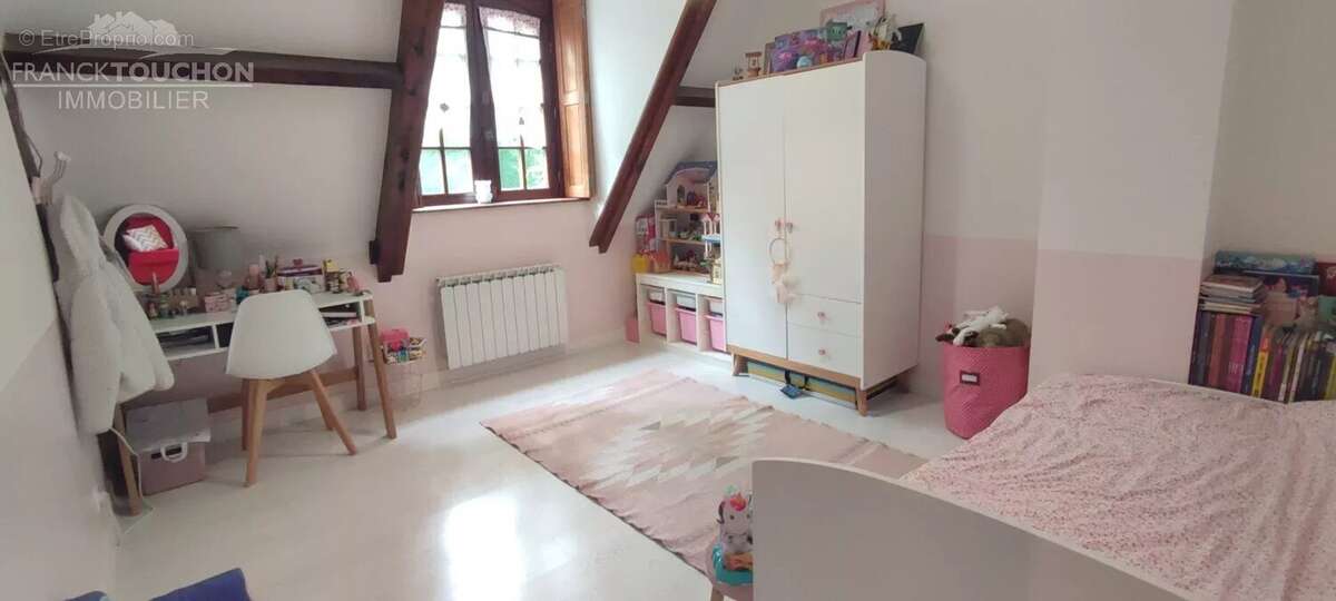 Maison à FERRIERES-EN-GATINAIS