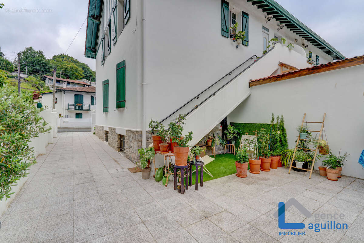 Proche baie superbe t1bis entierement renove   coup de coeur assure ! - photo 16