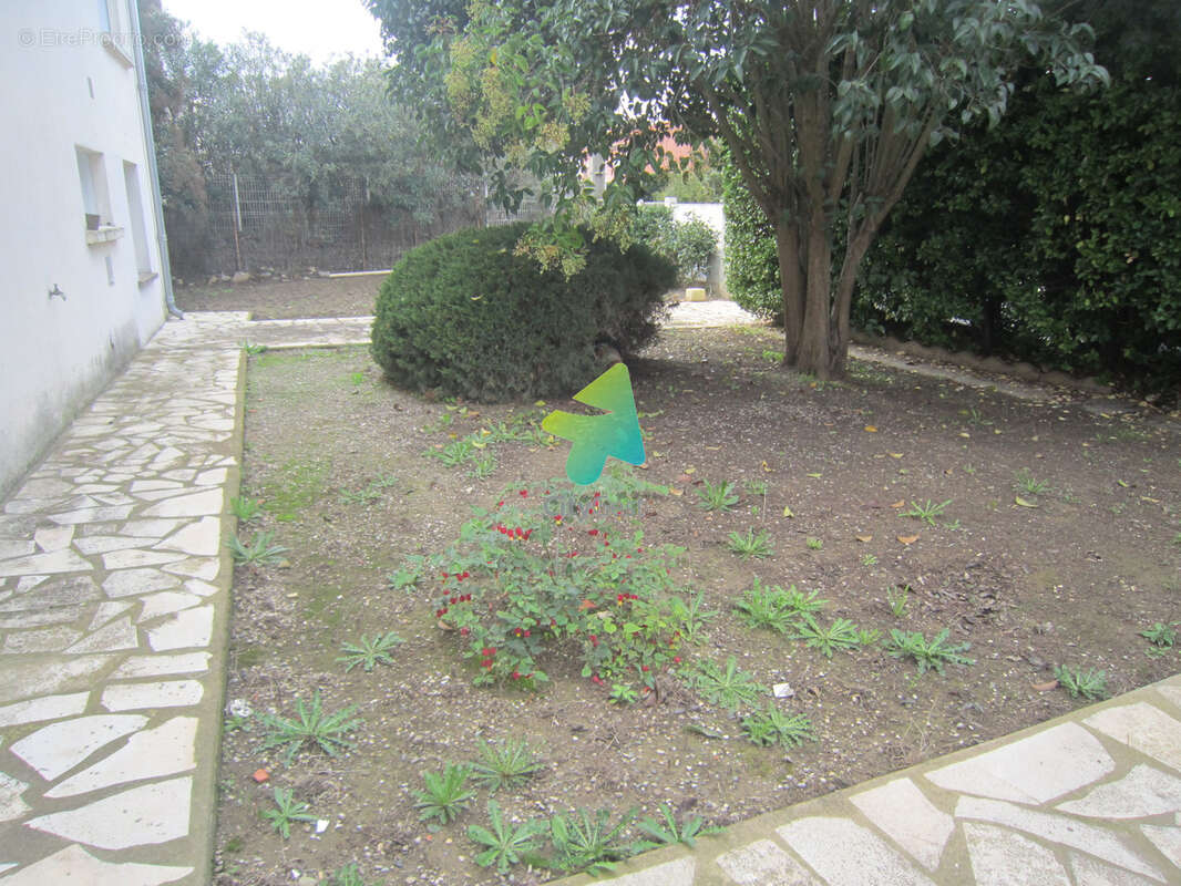 Villa polyvalente de 180 m2 avec locaux commerciaux et habitation - photo 15