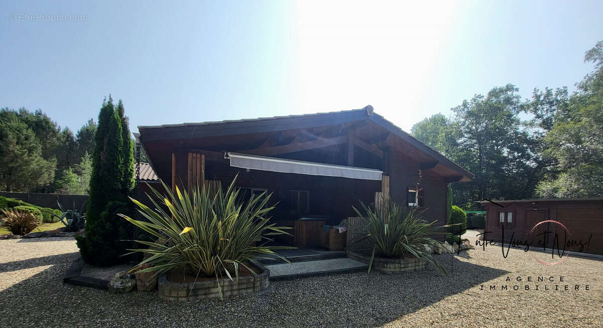 Maison 140 m² à Saint-Martin-Curton  - photo 3