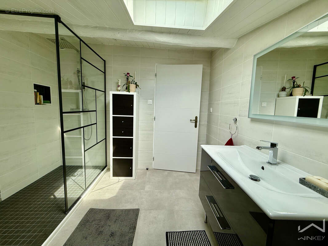 Coup de cœur à 5 minutes de grignan   maison rénovée 100 m2, 3 chambres, terrasse tropézienne et cave de 50 m2 - photo 12