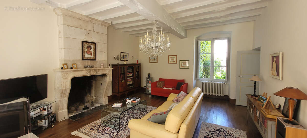 Maison à CHAMPIGNY-SUR-VEUDE