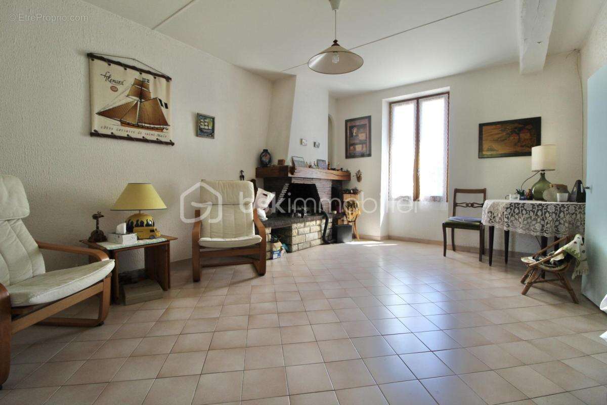 Maison à VILLENEUVE-SUR-YONNE