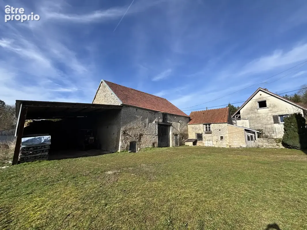 BUNCEY ( proche de CHATILLON SUR SEINE) corps de ferme avec habitation et bâtiments sur 2400m2 - photo 17