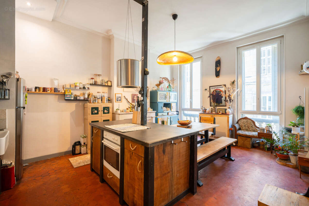 Appartement à MARSEILLE-1E