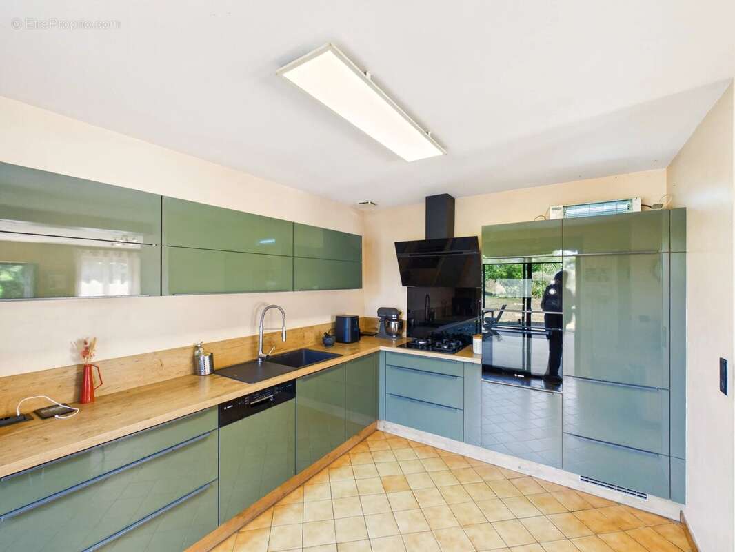 Propriété équestre avec 5 chambres, excellentes écuries et 19.5ha - photo 3