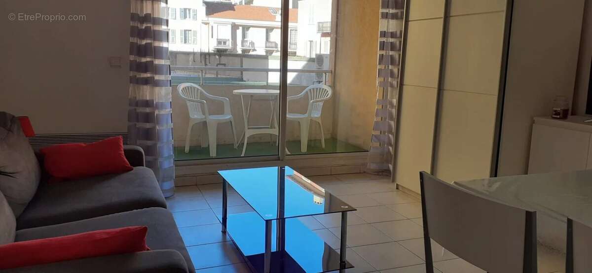 Beau studio - terrasse - calme - proche garibaldi - photo 2
