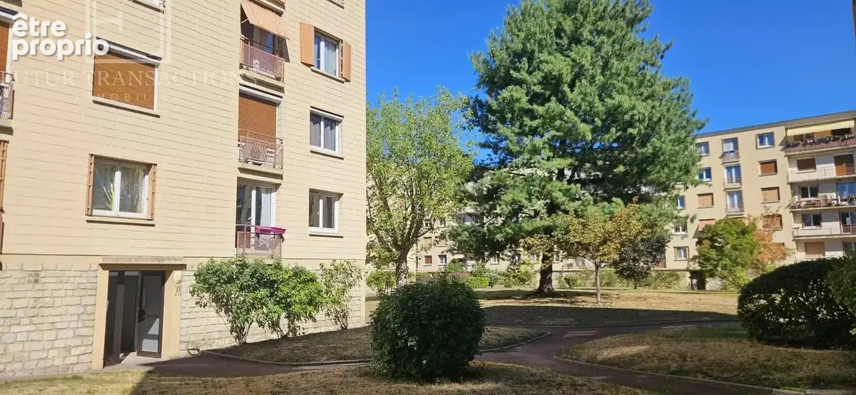 Colombes Centre-ville – appartement 5 pièces de 72 m² – double séjour – 3 chambres – cave. - photo 13