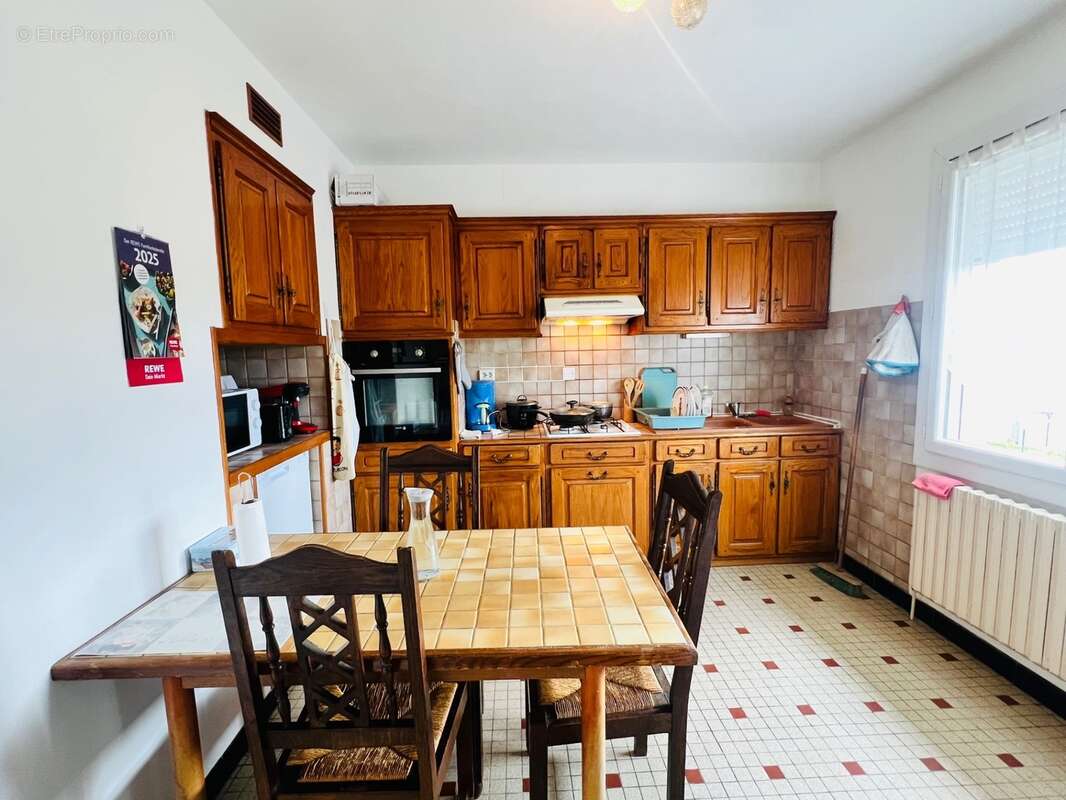 Maison 3 chambres + grand sous sol et grand terrain clos 10 min Châtellerault - photo 3