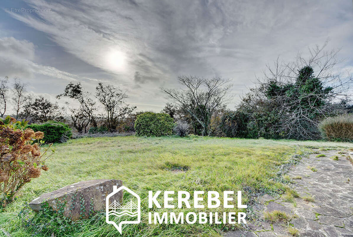 Maison à LOGONNA-DAOULAS