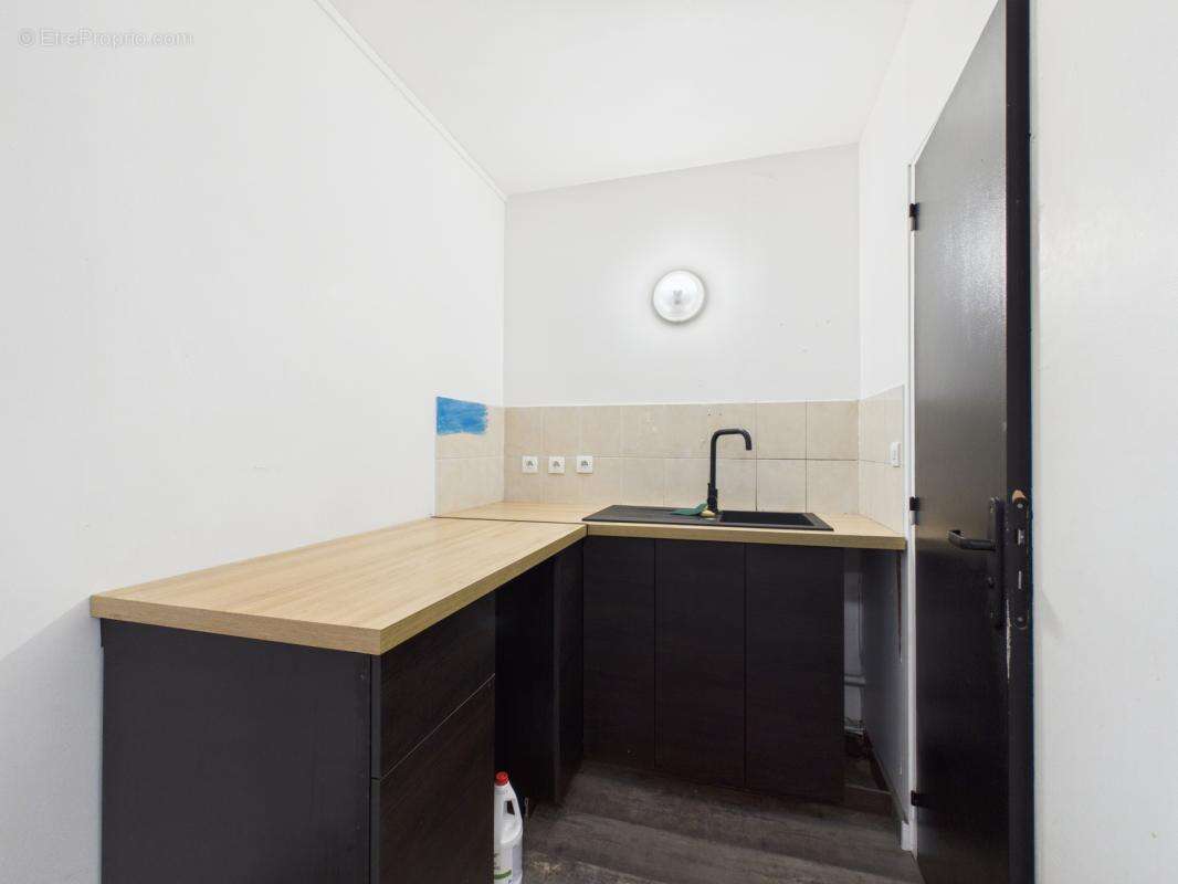 Commerce 220 m² à Valenciennes  - photo 2