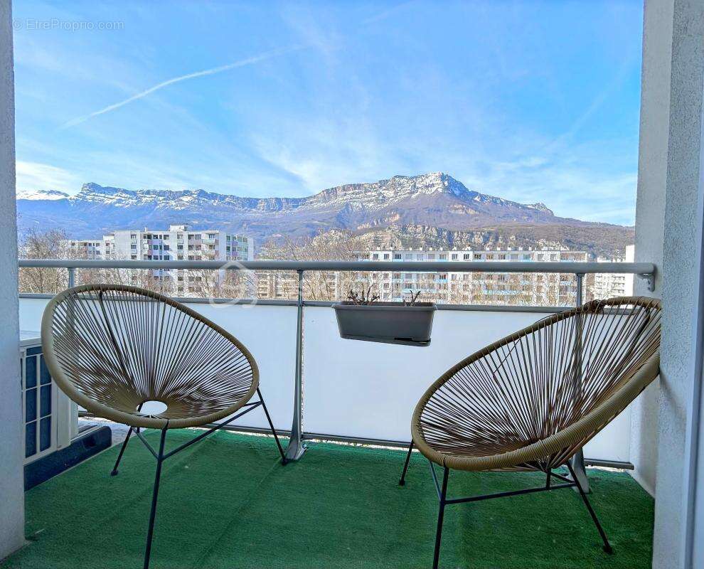 Appartement à LE PONT-DE-CLAIX