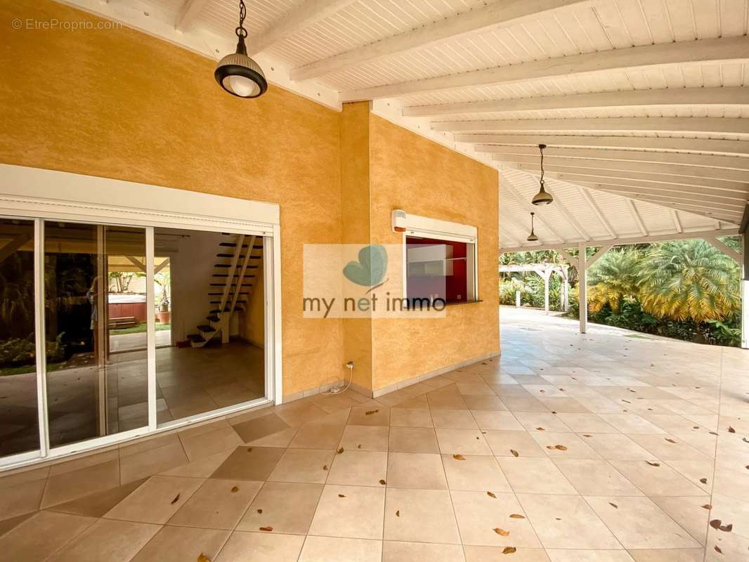 Maison à PETIT-BOURG