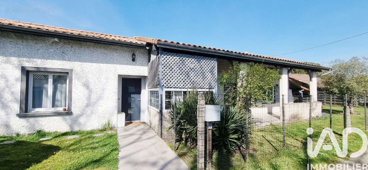 Photo 3 - Maison à SALLES
