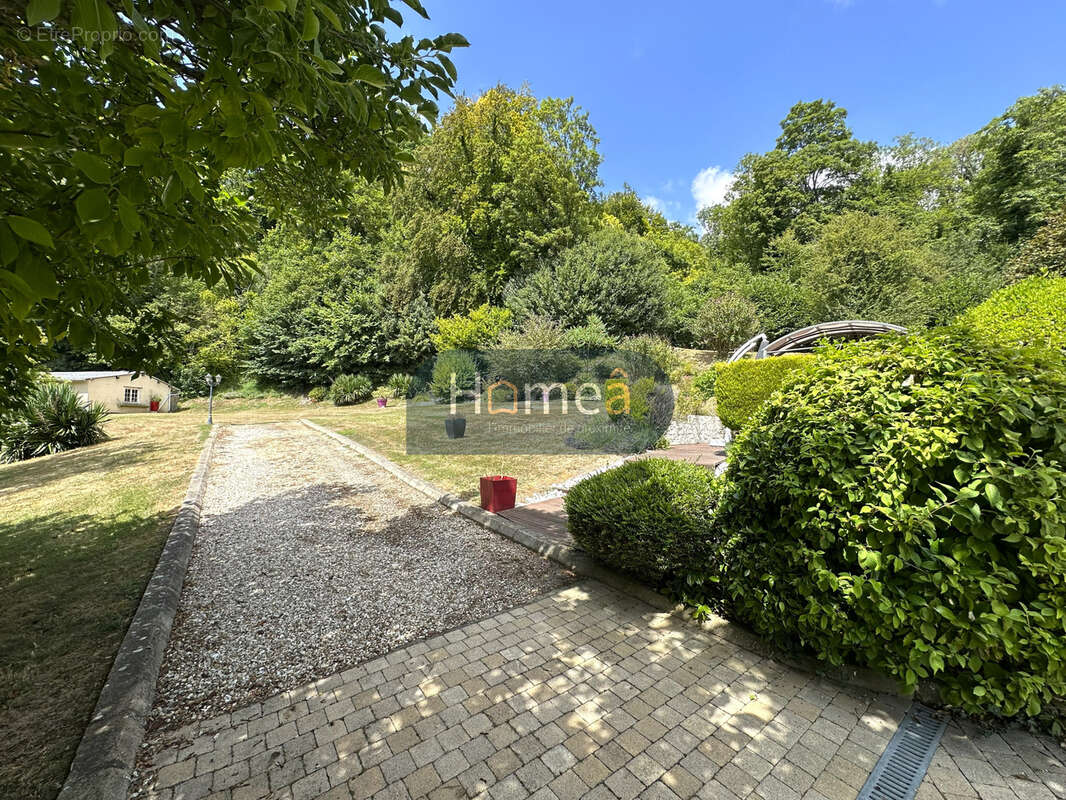 Magnifique propriété de 215 m2 sur 7 769 m2 de terrain - photo 17