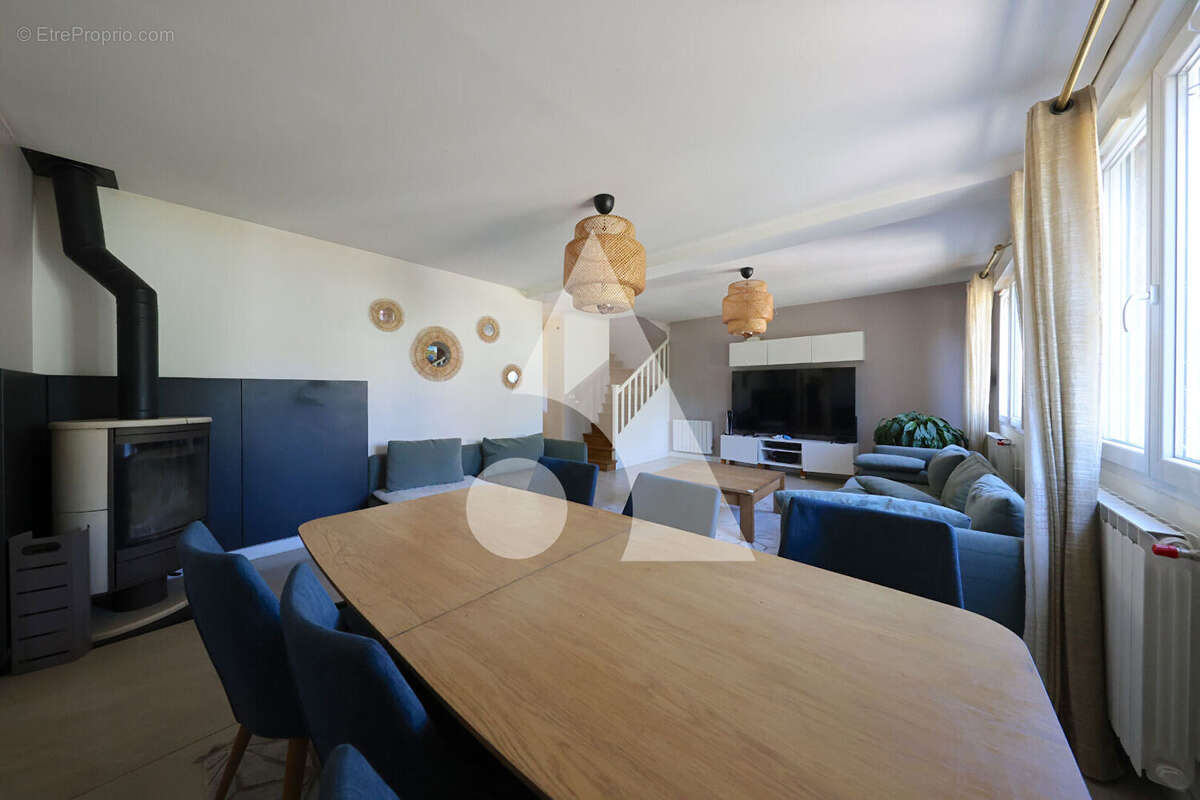 Maison à SAINTRY-SUR-SEINE