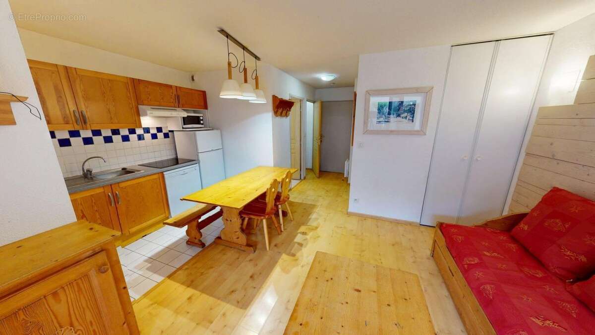  Pied-à-terre idéal à Luchon : T2 bis avec terrasse et jardin privatif  - photo 3