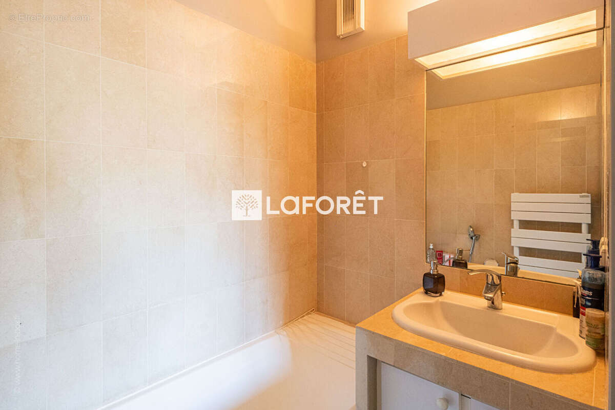 Appartement à LA CELLE-SAINT-CLOUD