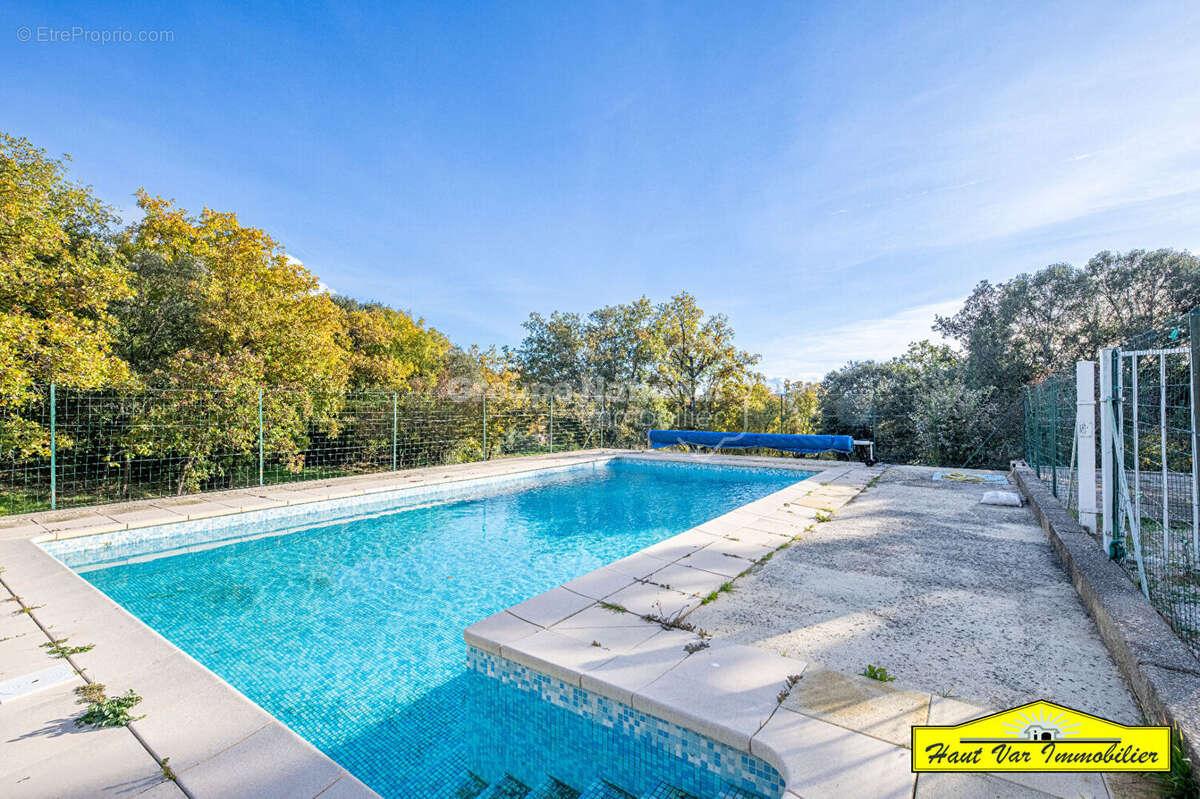 Maison Ginasservis T 4 avec PISCINE GARAGE 7 423m² de terrain - photo 3