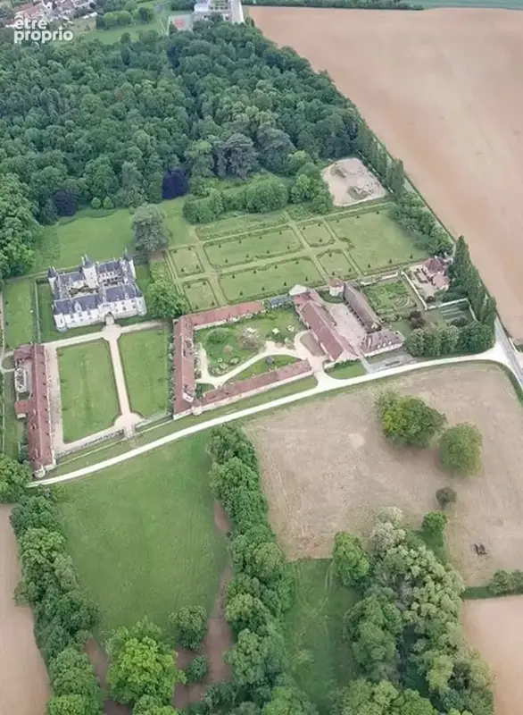 Magnifique château renaissance 43 pièces, nombreuses et remarquables dépendances, 24 hectares de bois et parc d'agrément - photo 7
