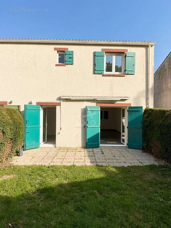 Maison à LES HERBIERS