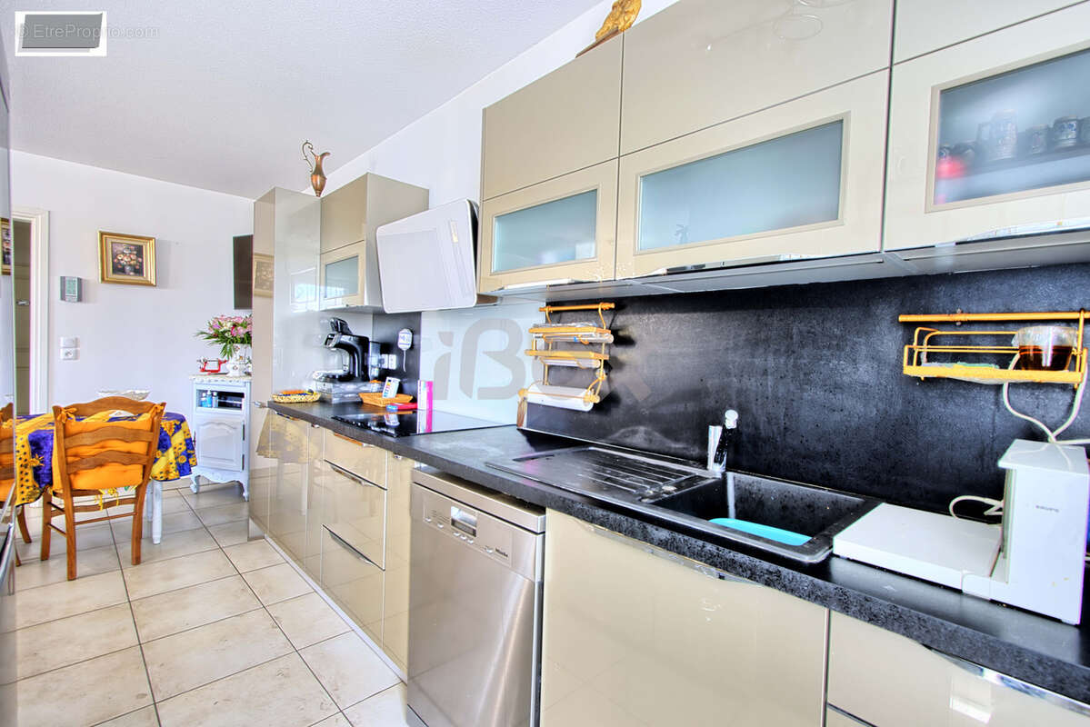 Appartement à CUERS