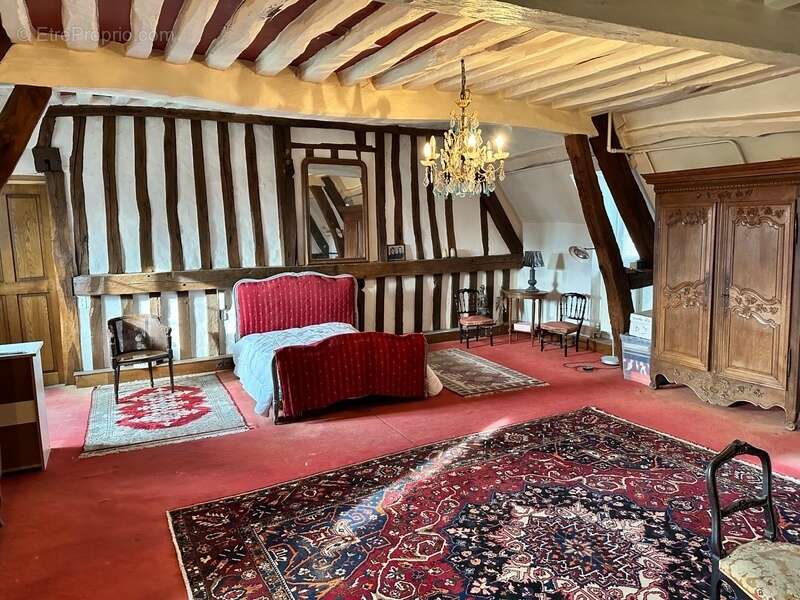 Maison à SAINT-OUEN-DE-THOUBERVILLE