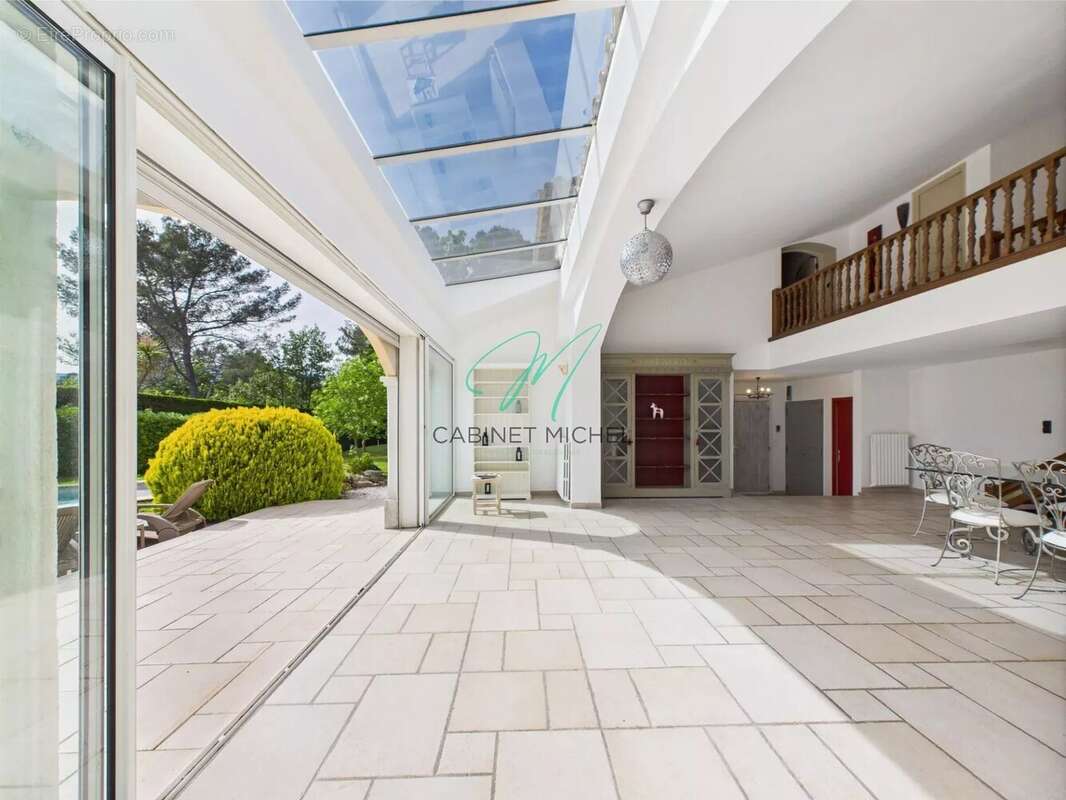 Maison à ROQUEFORT-LES-PINS