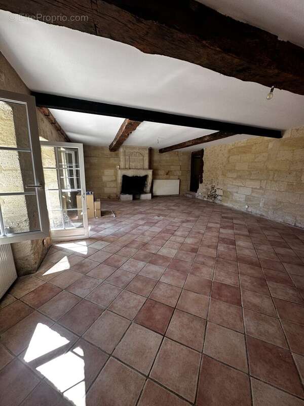 Maison à LES ARTIGUES-DE-LUSSAC