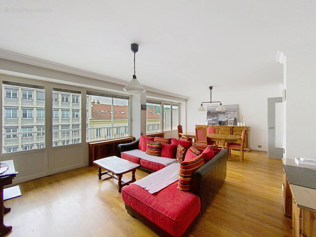 Appartement à SAINT-ETIENNE