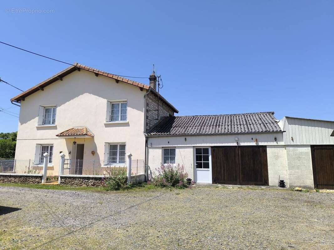 Maison 99 m² à Maire-Levescault  - photo 5